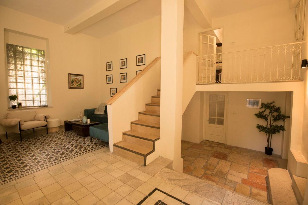 Historic 4-Bedroom Gem With Private Garden, Steps From Old City & Mamila Complex Jerusalém Exterior foto