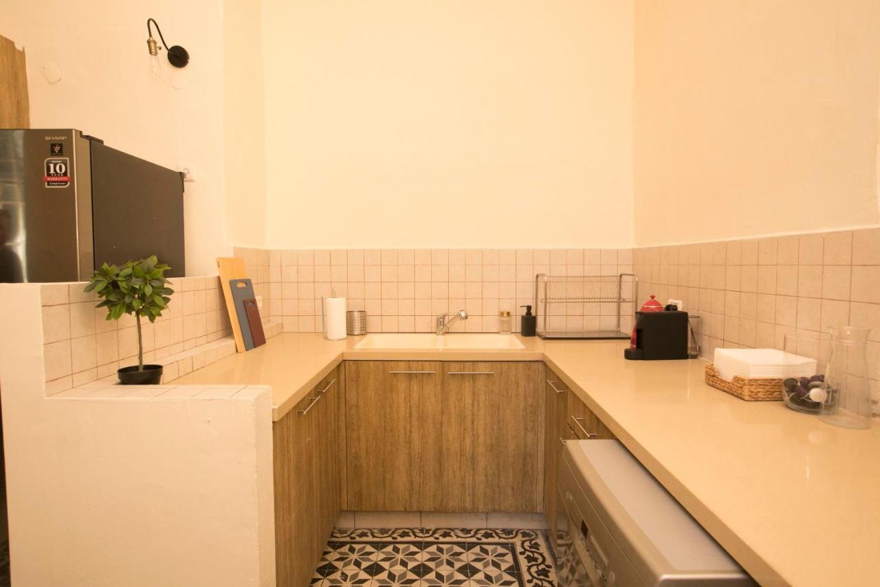 Historic 4-Bedroom Gem With Private Garden, Steps From Old City & Mamila Complex Jerusalém Exterior foto