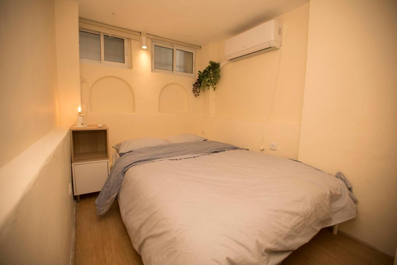 Historic 4-Bedroom Gem With Private Garden, Steps From Old City & Mamila Complex Jerusalém Exterior foto